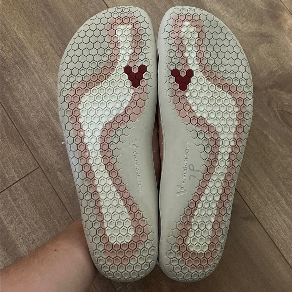 Vivo Barefoot Women's Pink and White Shoes - Picture 4 of 8